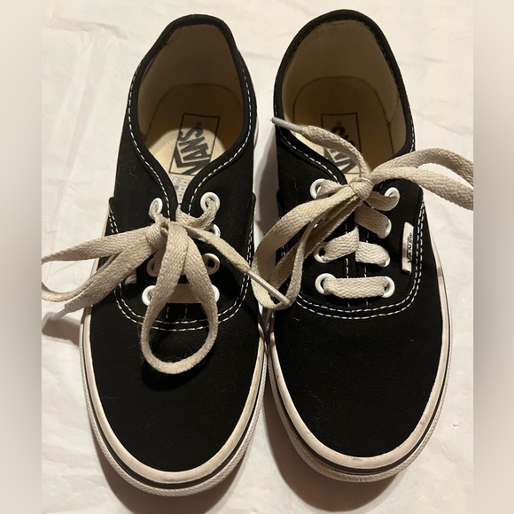 Vans Other - Vans Kids Size 1 Shoes - Black and White Lace Up- Skater Shoes